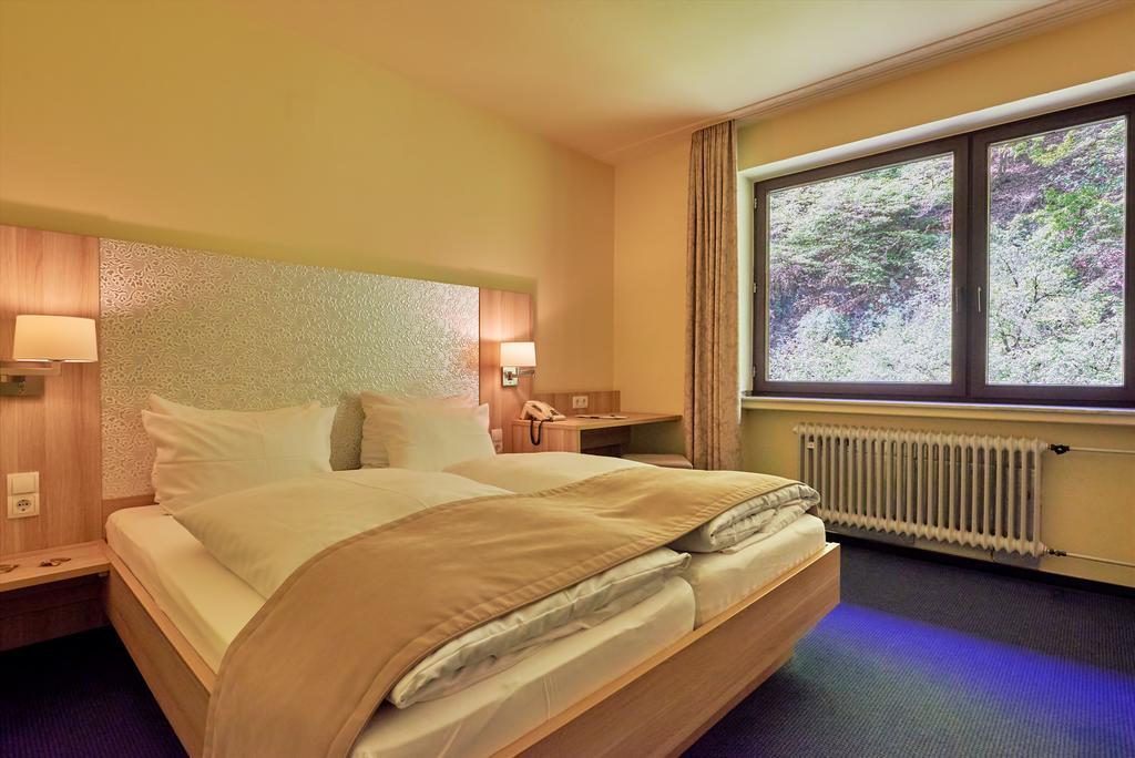 Moselromantik Hotel Weissmuehle Кохем Экстерьер фото